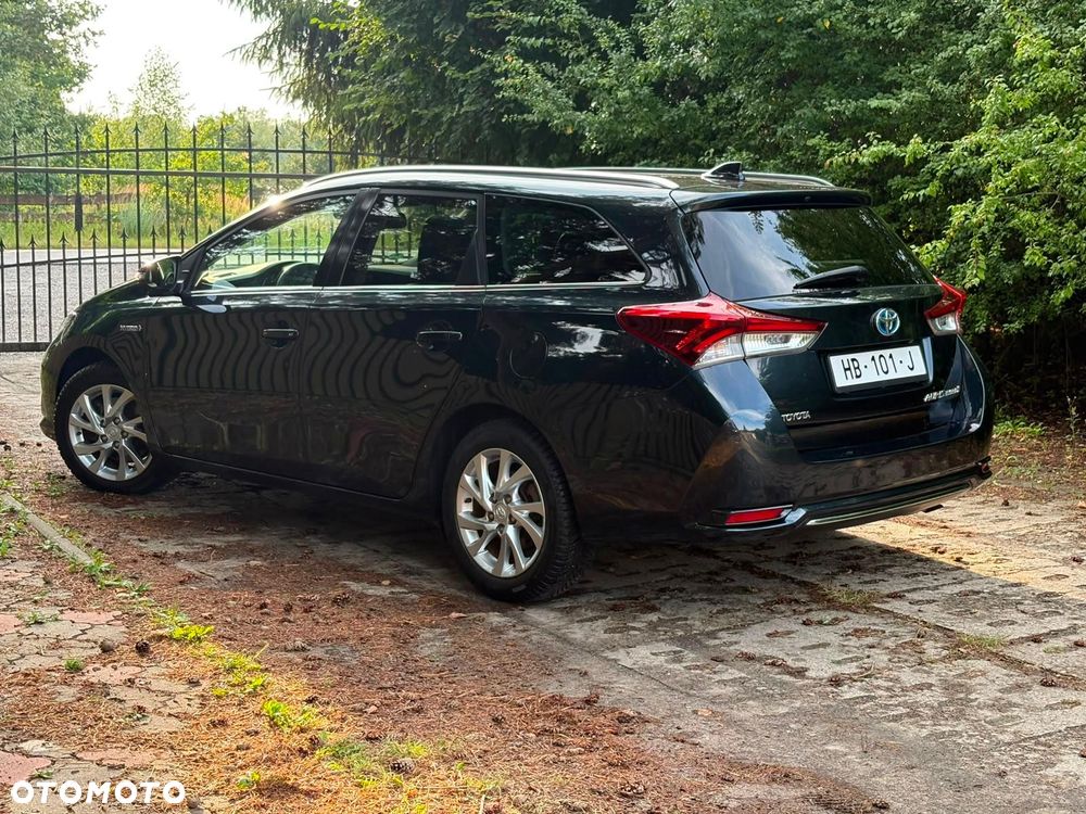 Toyota Auris 1.8 HSD Luna - 7