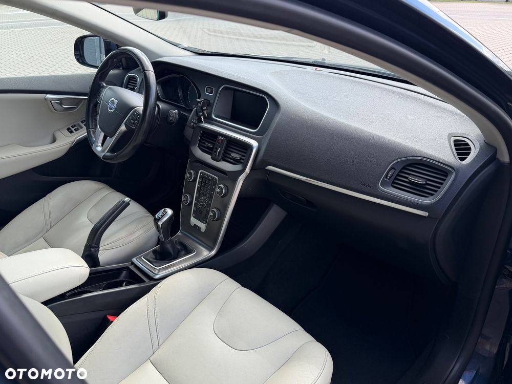 Volvo V40 D2 - 5