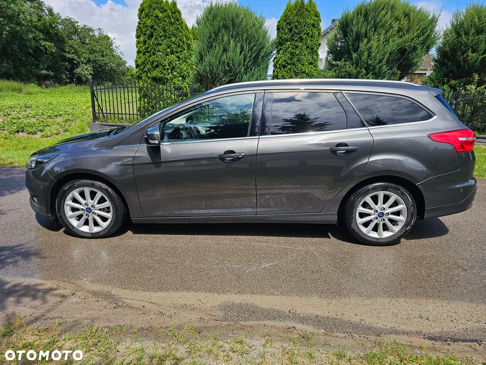 Ford Focus - 24