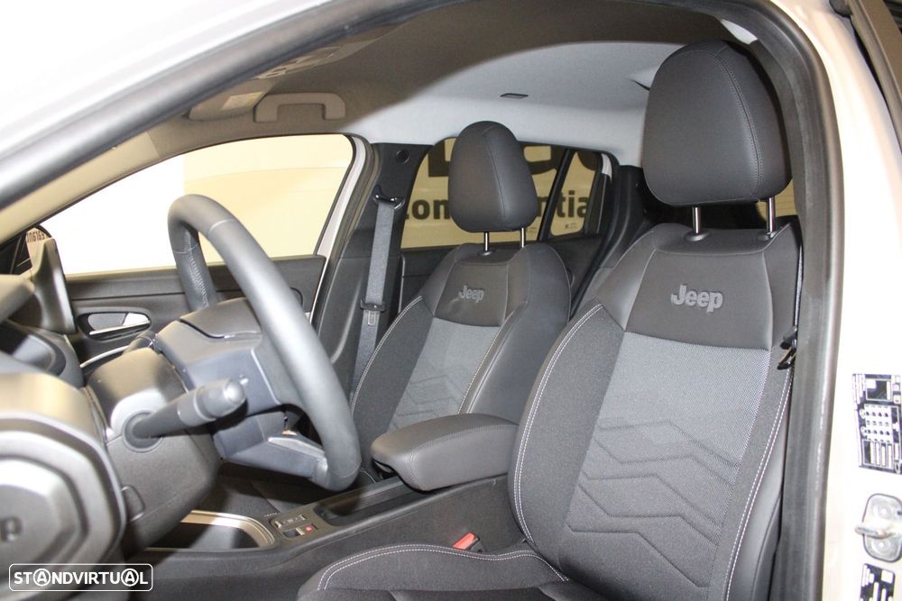 Jeep Avenger 54 kWh Summit - 12