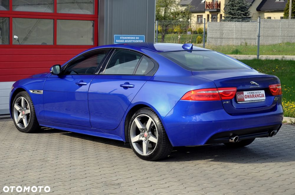 Jaguar XE 2.0 D AWD R-Sport - 12