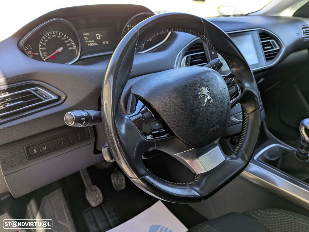 Peugeot 308 1.6 BlueHDi Allure J17 - 22