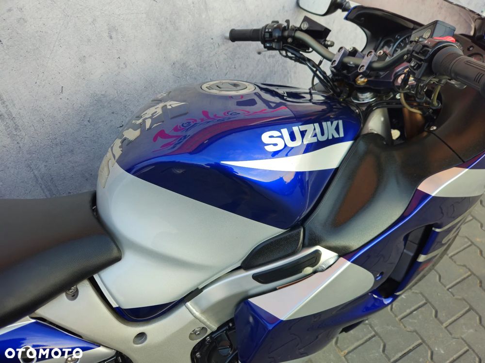 Suzuki GSX - 21