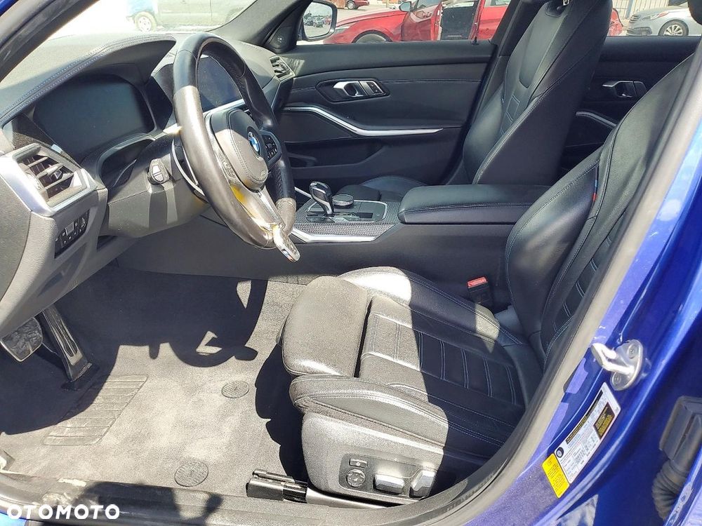 BMW Seria 3 330i xDrive M Sport - 8