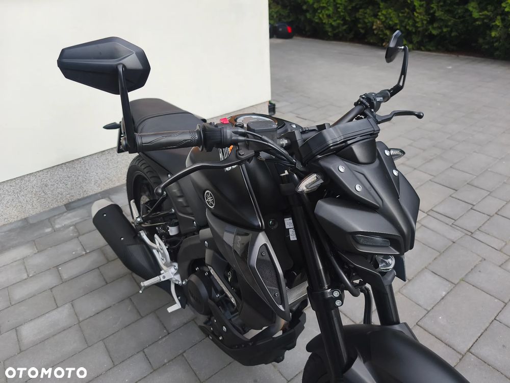 Yamaha MT - 8