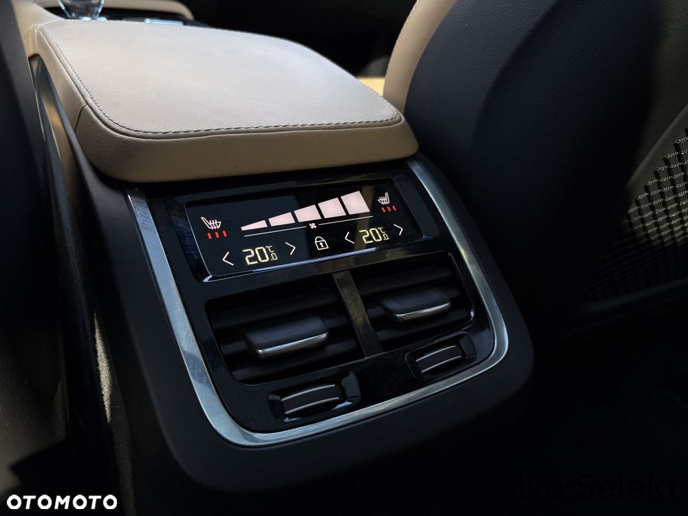 Volvo XC 90 - 26