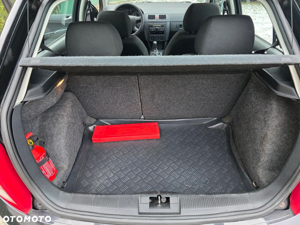 Skoda Fabia 1.4 16V Style Edition - 8