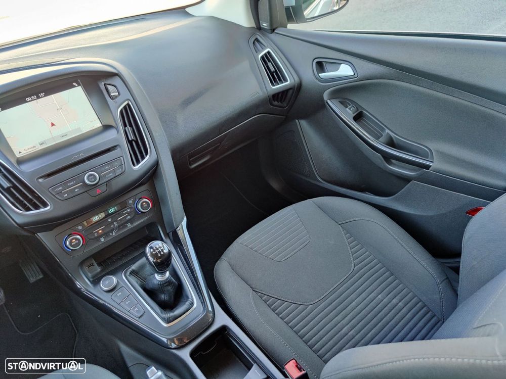 Ford Focus 1.5 TDCi ECOBlue Titanium - 14