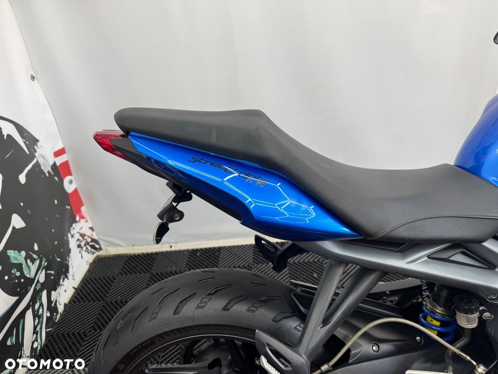 Triumph Street Triple - 28