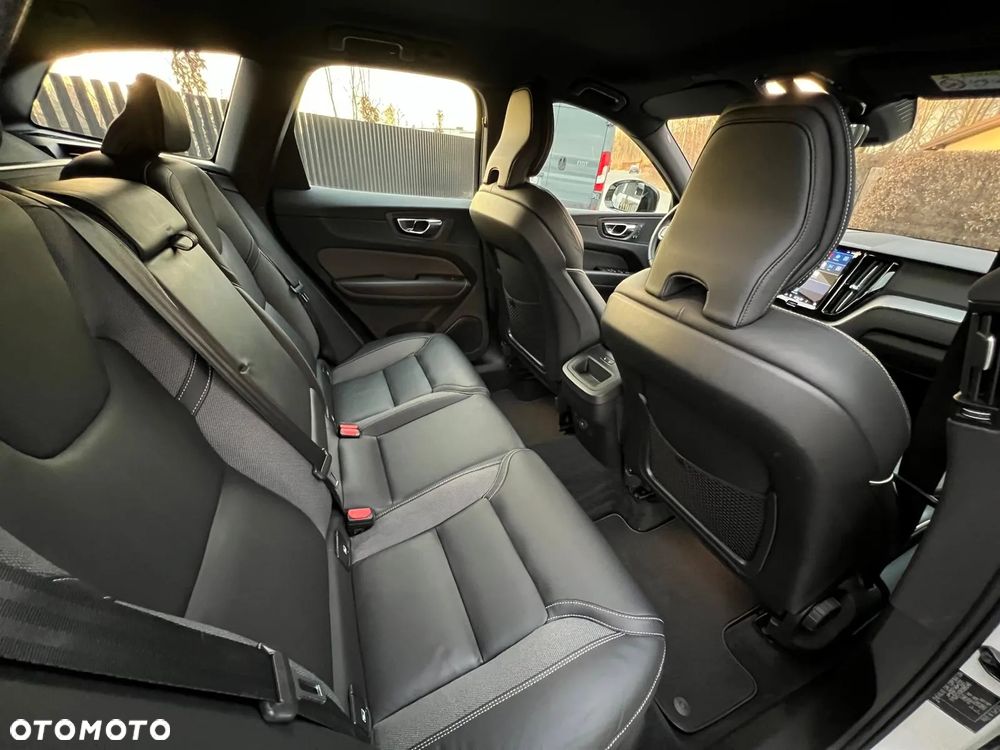 Volvo XC 60 B4 D Ultimate Dark - 18