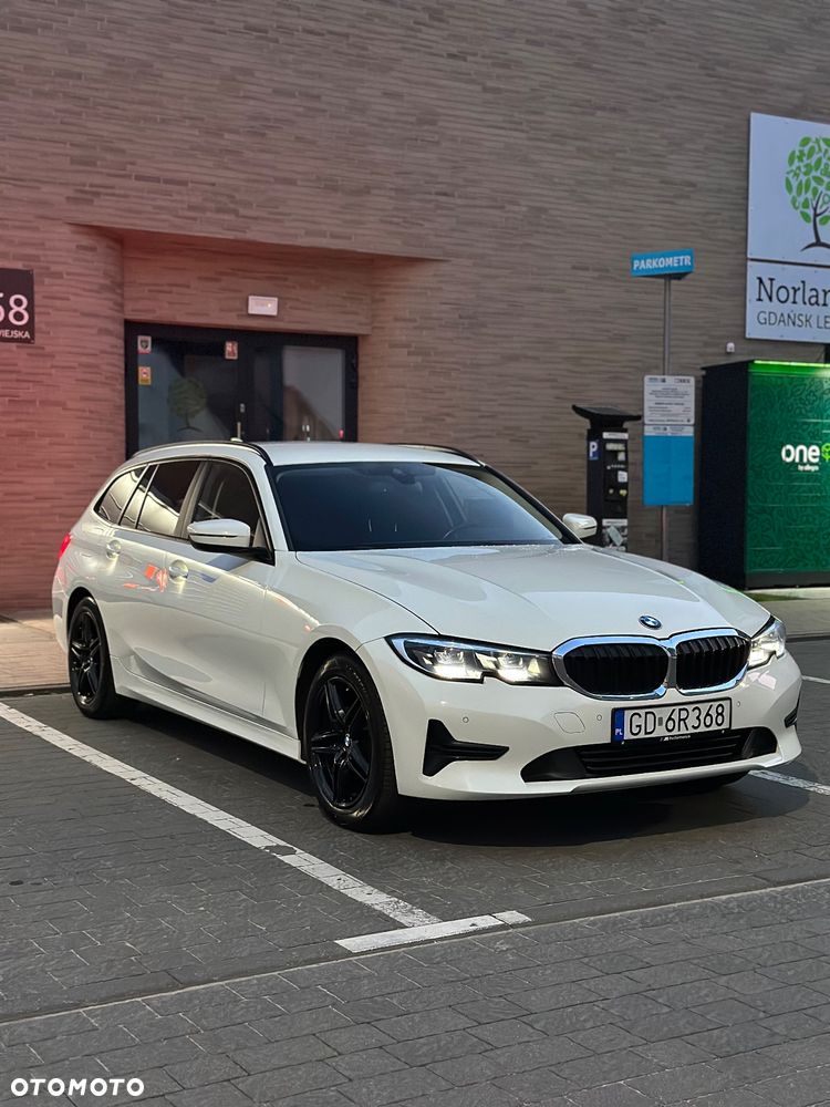 BMW Seria 3 318d Touring Advantage - 1