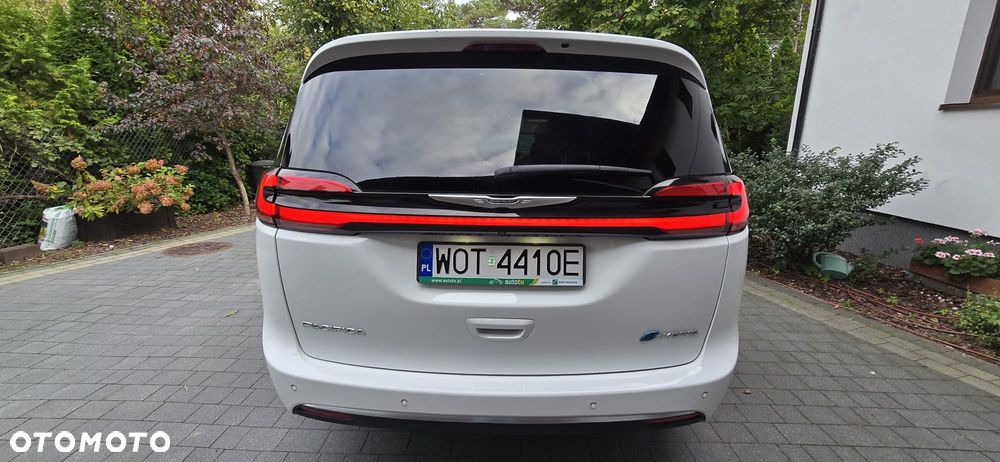 Chrysler Pacifica - 21