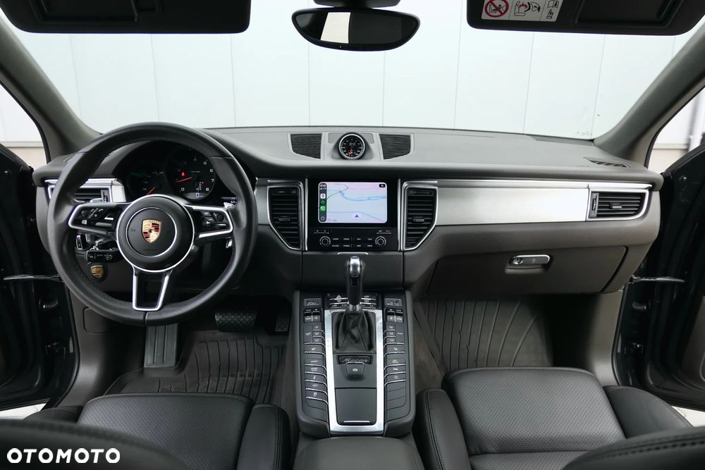 Porsche Macan Standard - 10