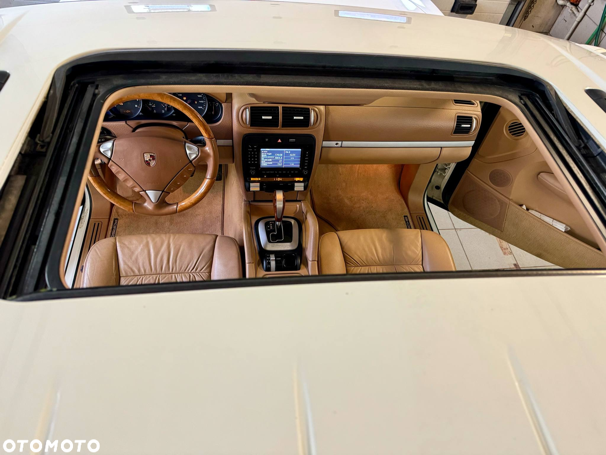 Porsche Cayenne - 14