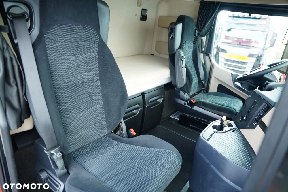 Mercedes-Benz ACTROS 2545 / FIRANKA - 7,4 M / SOLÓWKA / MEGA / PLANDEK ZBROJONA / - 36