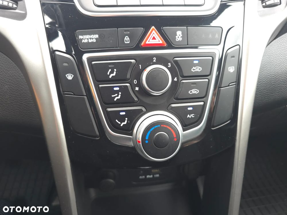 Hyundai i30 blue 1.4 Classic - 23