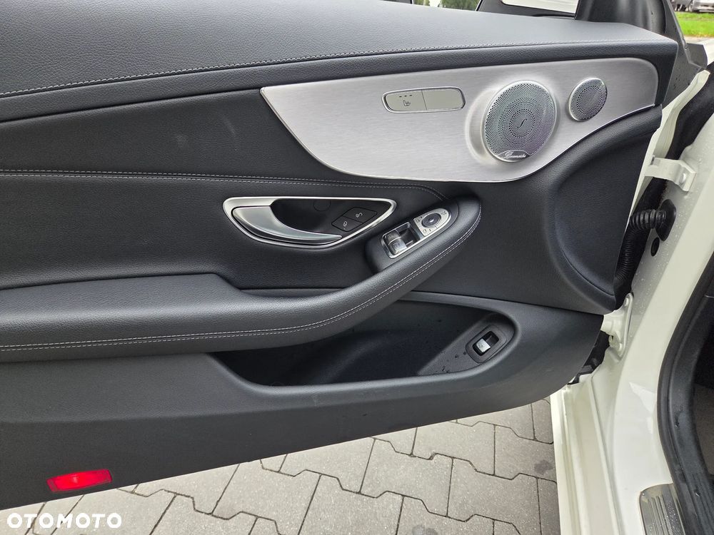 Mercedes-Benz Klasa C 200 4-Matic 9G-TRONIC - 23