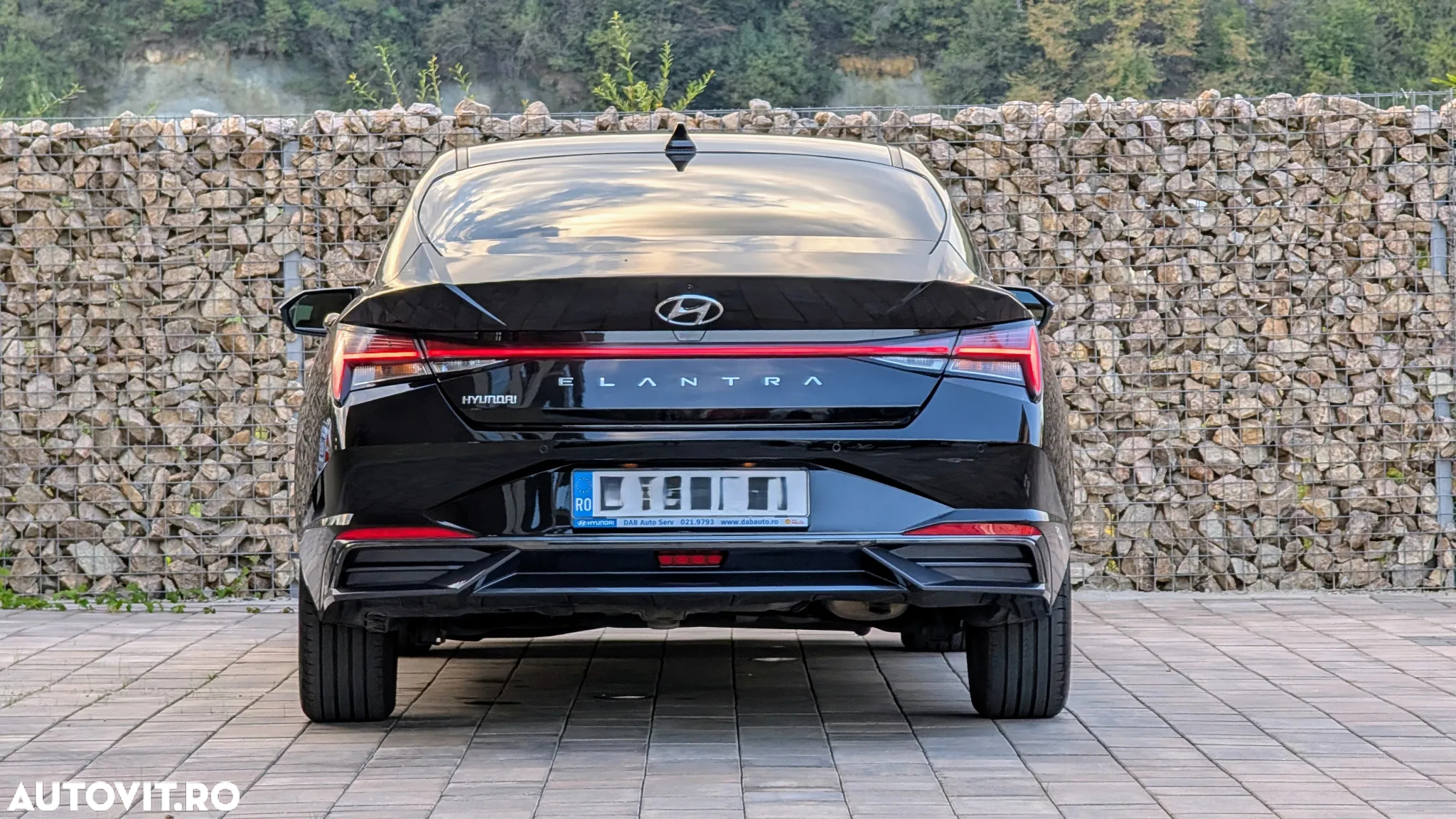 Hyundai Elantra - 10