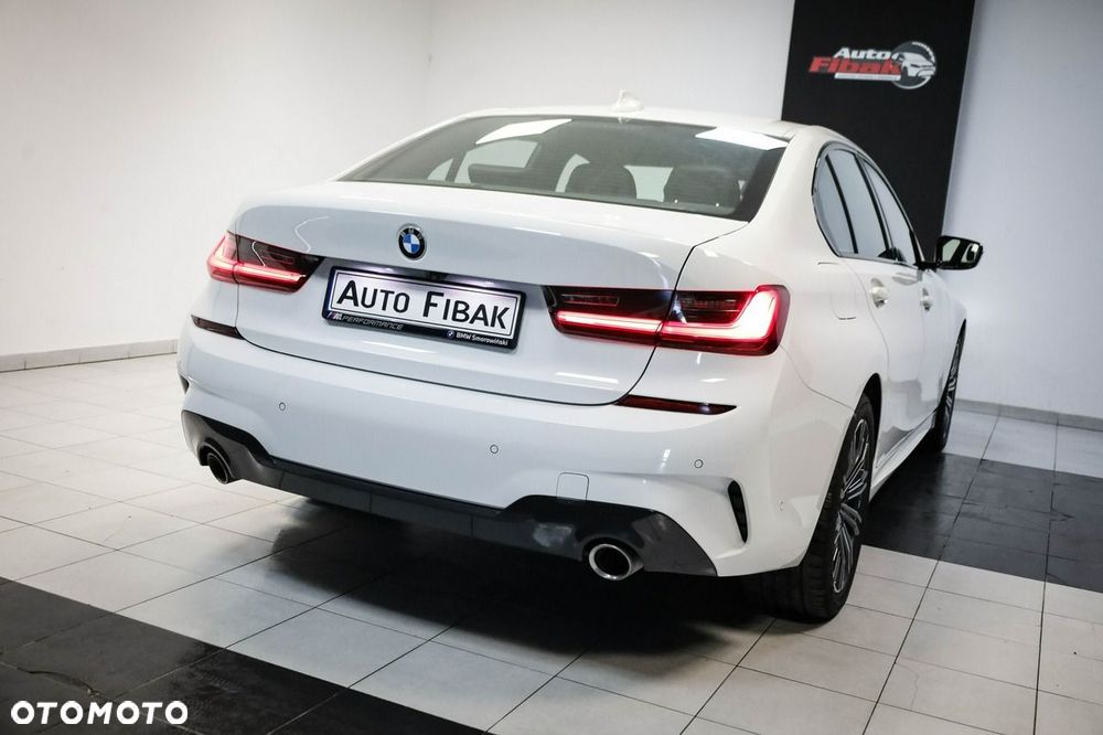 BMW Seria 3 320d M Sport sport - 10