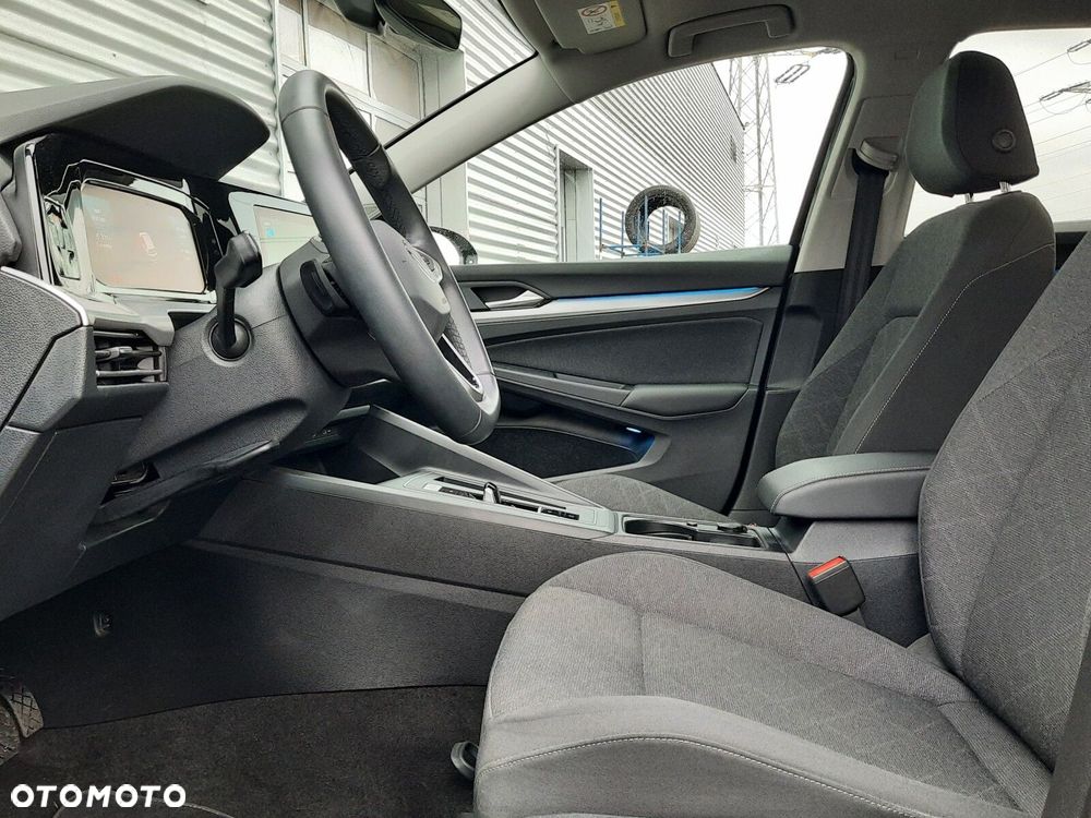 Volkswagen Golf VIII 1.5 eTSI Life DSG - 10