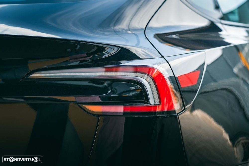 Tesla Model 3 - 14