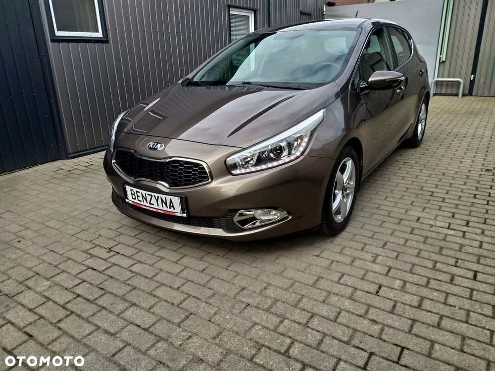 Kia Ceed 1.6 GDI Dream Team Edition - 2