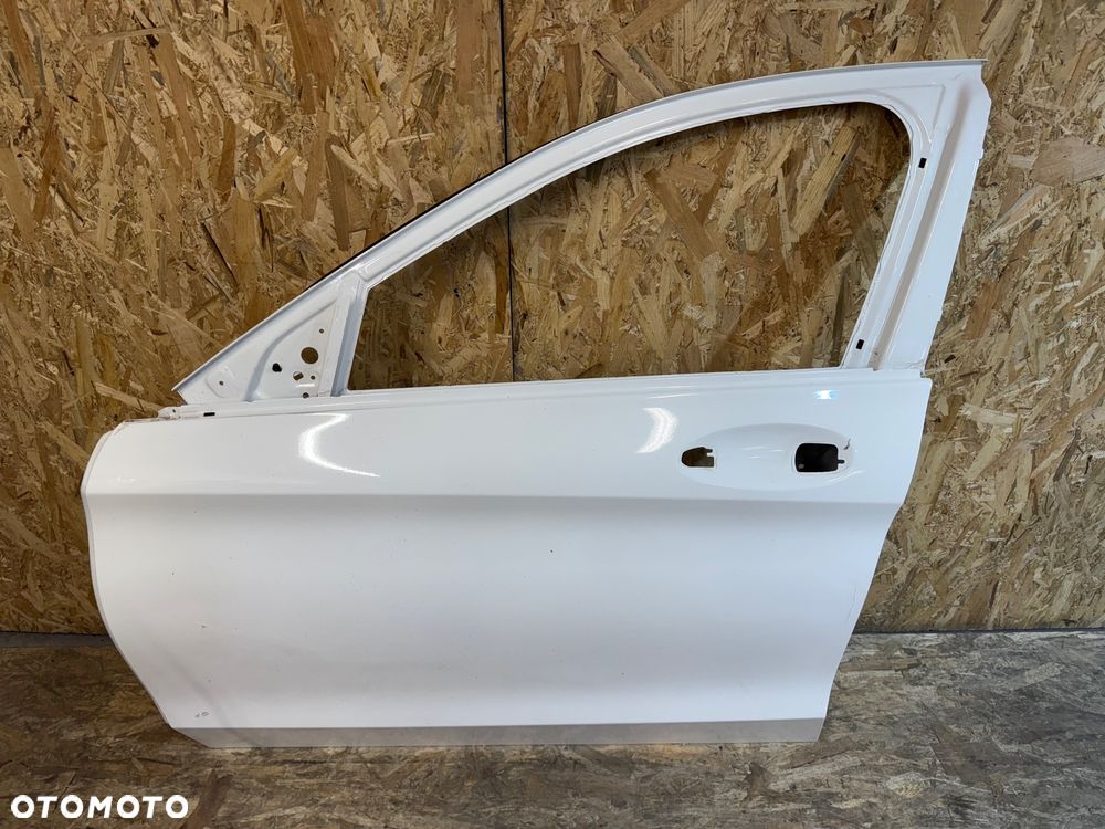 Przednie lewe drzwi Mercedes c klasa 205