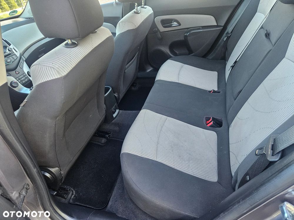 Chevrolet Cruze - 40