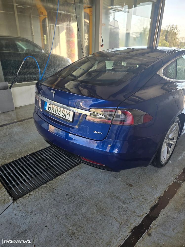 Tesla Model S 90D AWD - 10