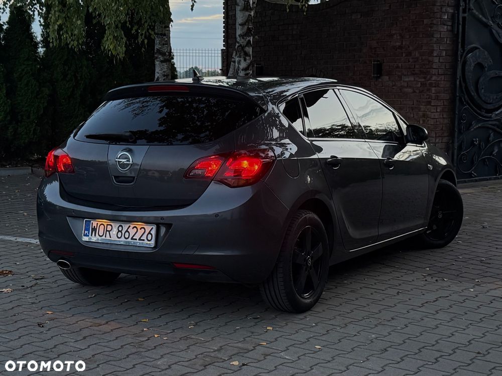 Opel Astra 1.4 T Cosmo - 12