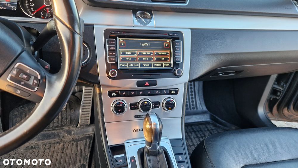 Volkswagen Passat 2.0 TDI 4Motion DSG BlueMotion Tech Highline - 28