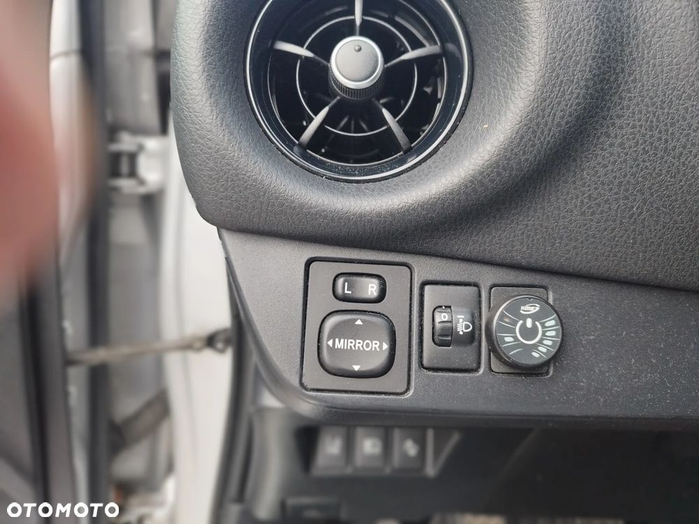 Toyota Yaris 1.5 Premium - 10