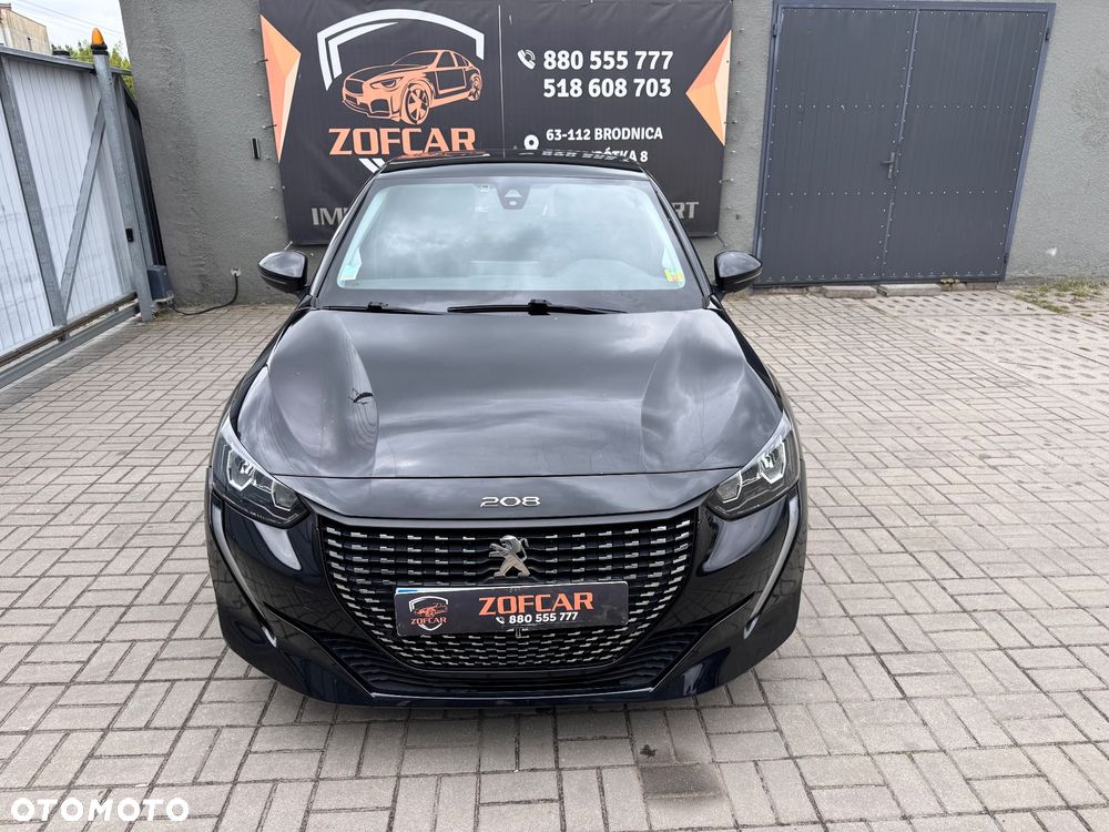 Peugeot 208 - 8