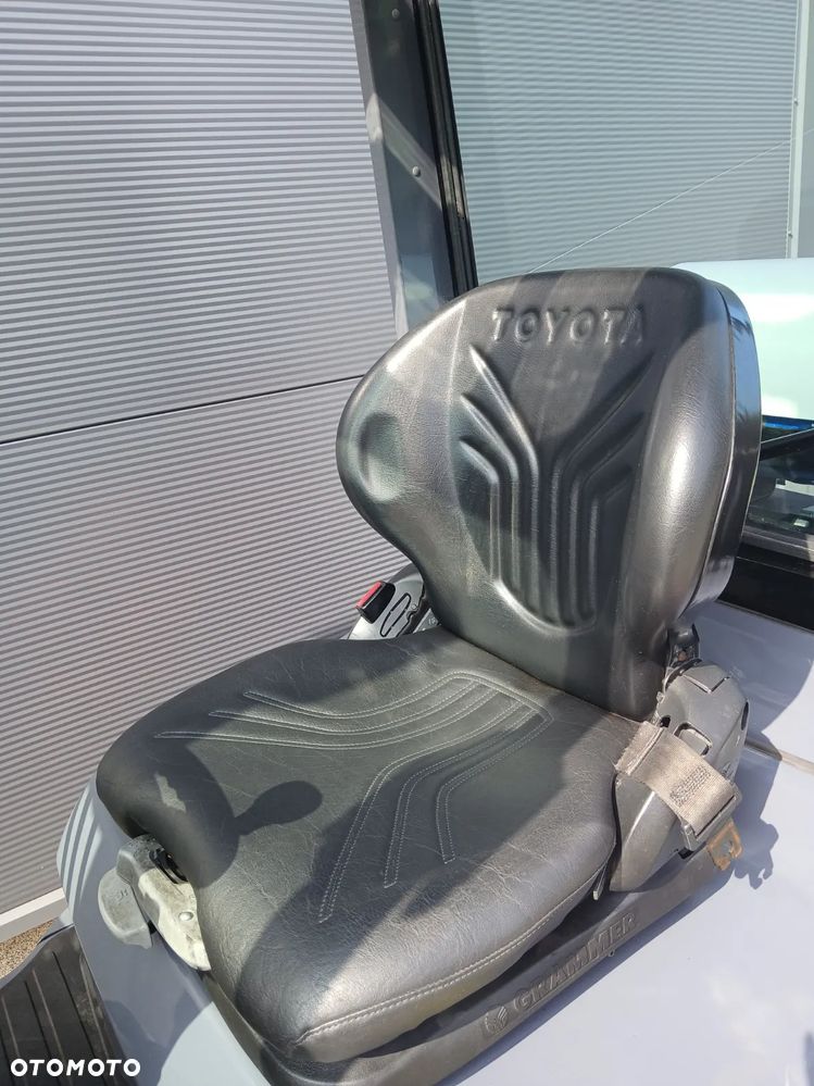 Toyota 02-8FGF20 - 8