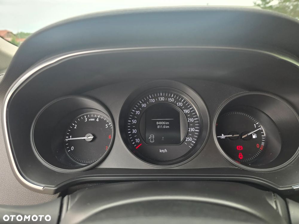 Renault Megane 1.6 SCe Limited - 10