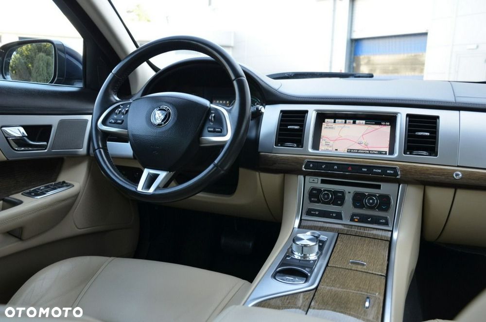 Jaguar XF - 37