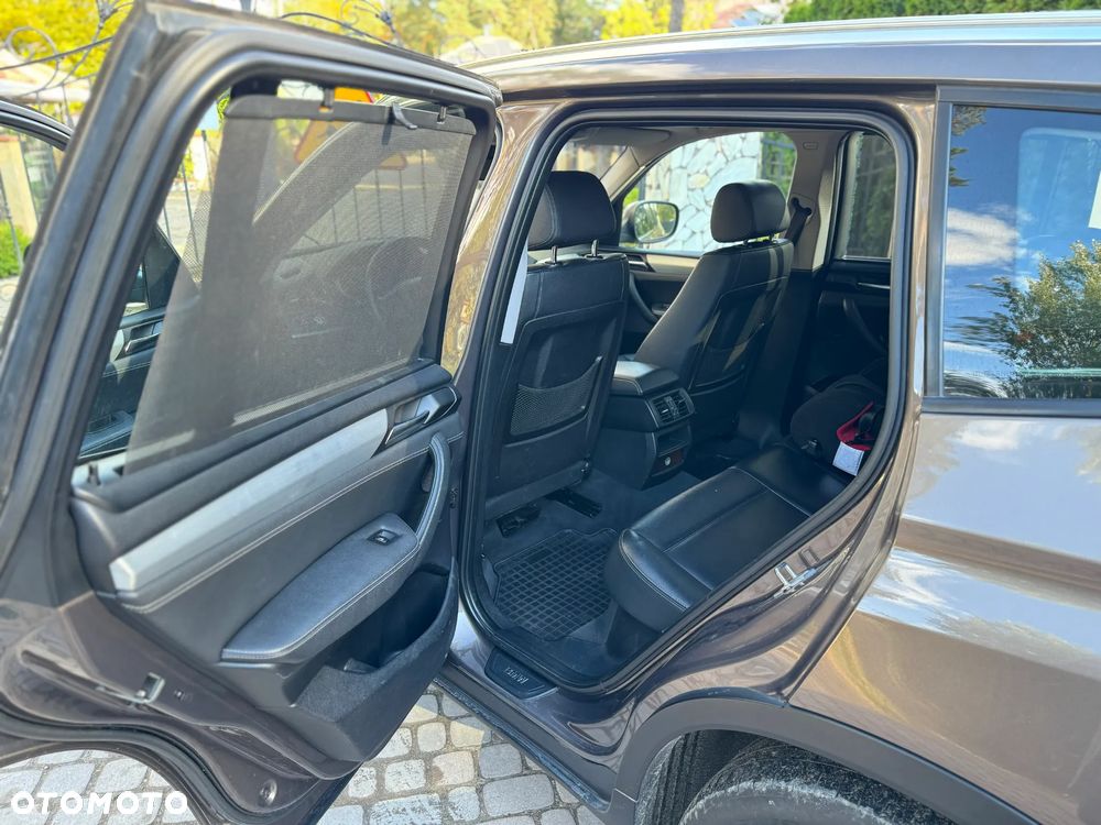 BMW X3 xDrive20d - 16