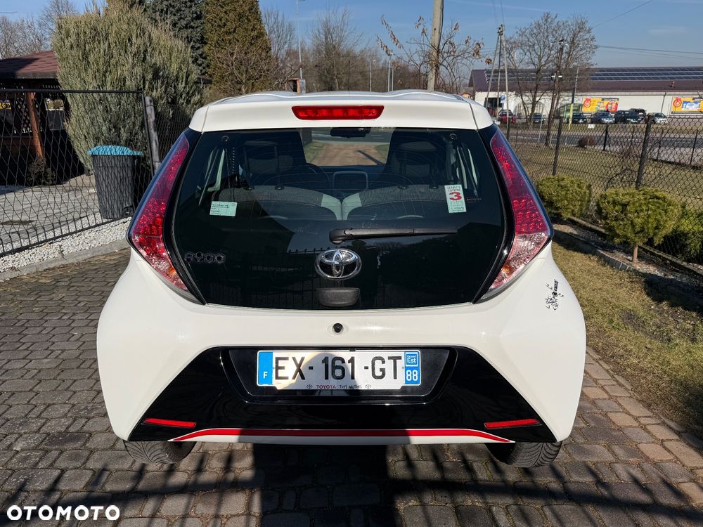 Toyota Aygo x-clusiv - 25