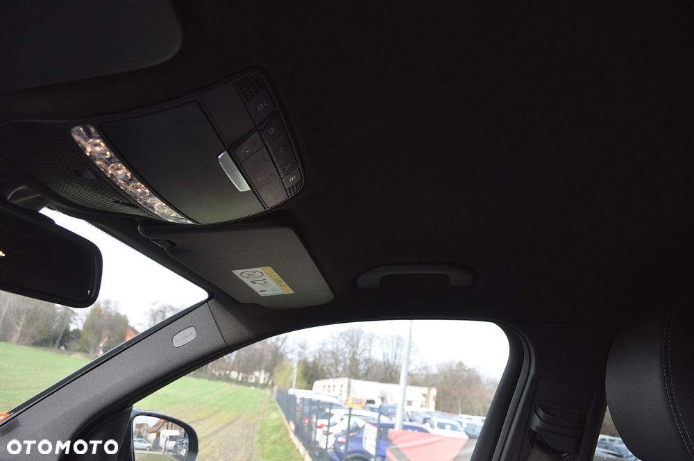 Mercedes-Benz GLC - 33