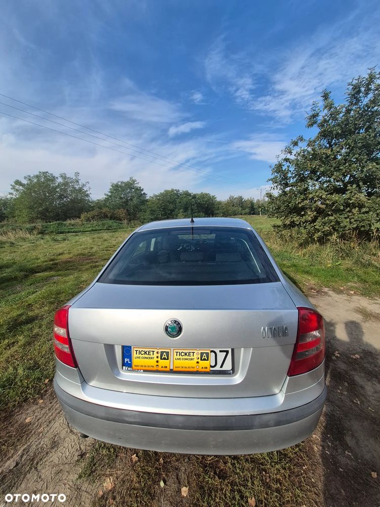 Skoda Octavia 1.6 Tour - 25