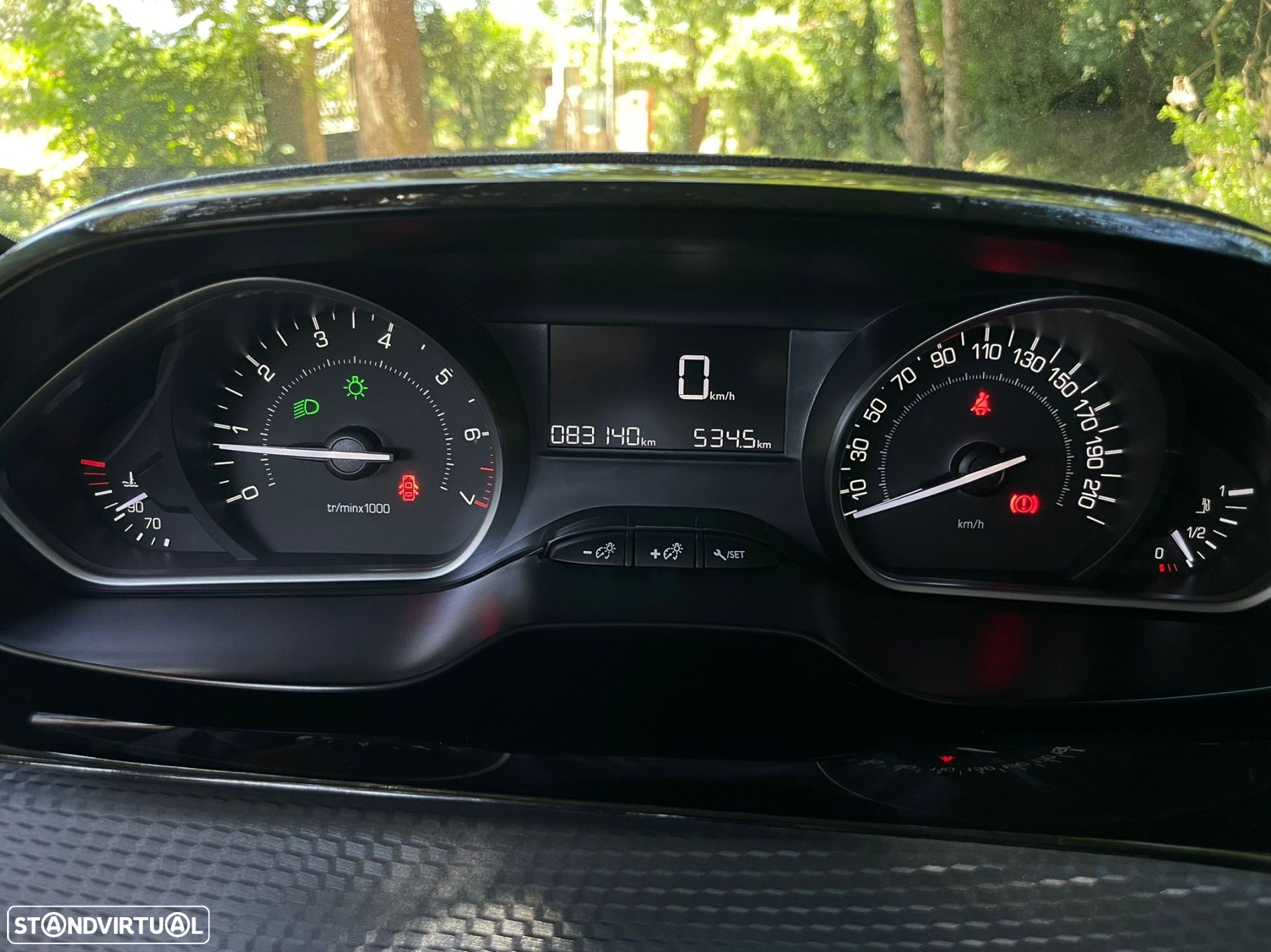 Peugeot 2008 1.2 PureTech Allure - 10