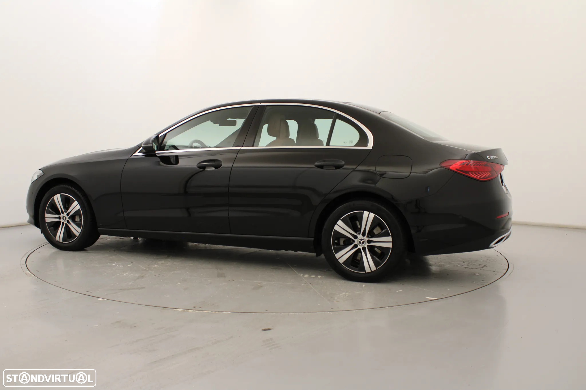 Mercedes-Benz C 300 e - 11