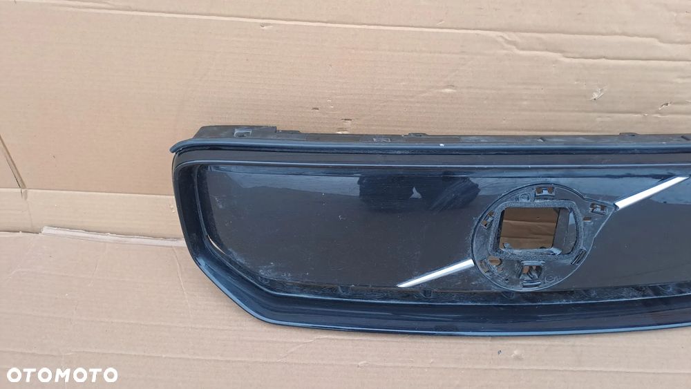 VOLVO XC40 EV400 EX-40 RECHARGE GRILL ATRAPA KAMERA RADAR ŁADNA 32228390 - 2