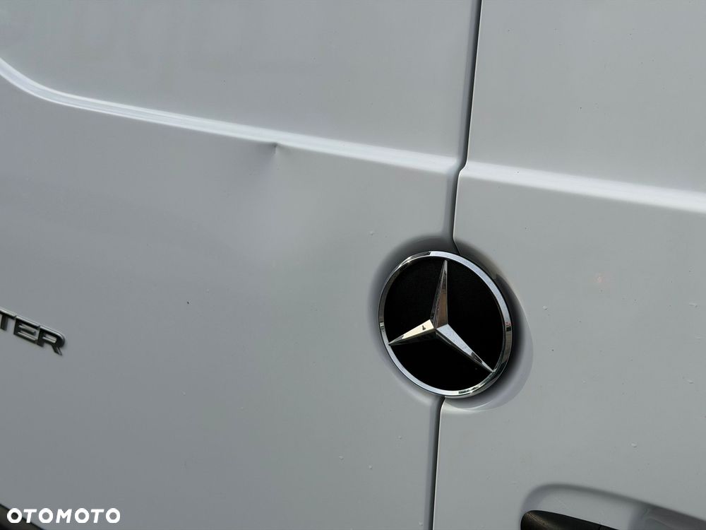 Mercedes-Benz Sprinter - 9