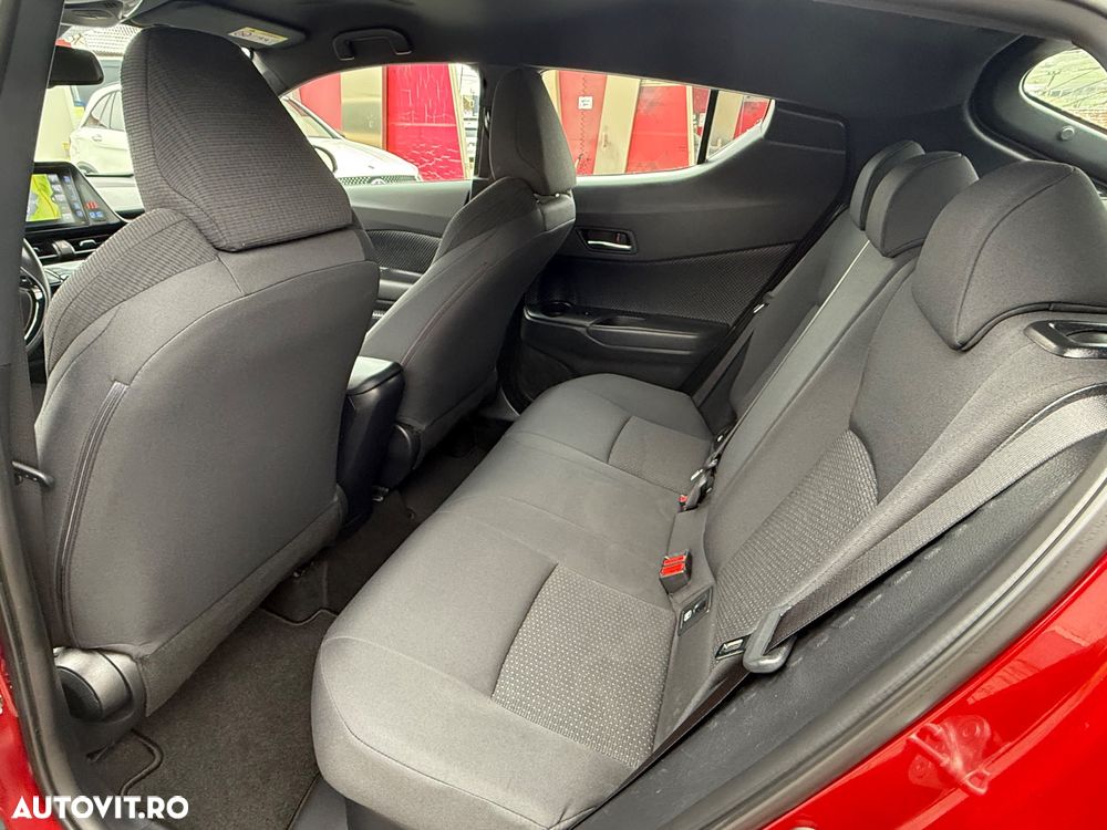 Toyota C-HR Hybrid Style - 12