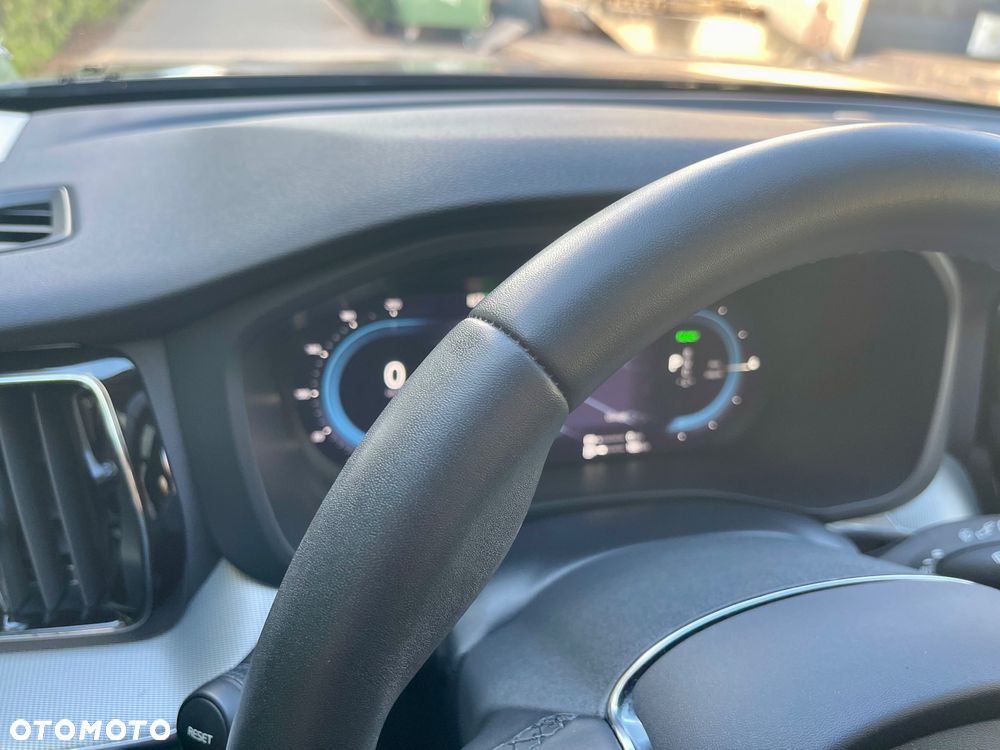 Volvo XC 60 T6 AWD Plug-In Hybrid Inscription - 19