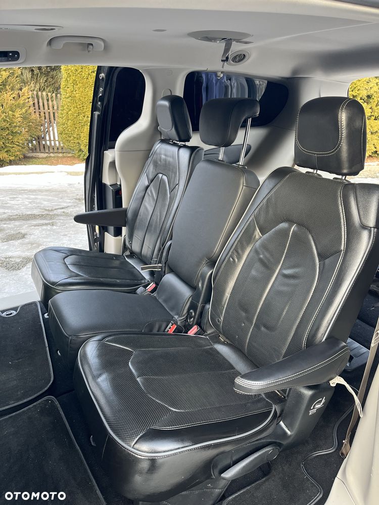 Chrysler Pacifica - 5