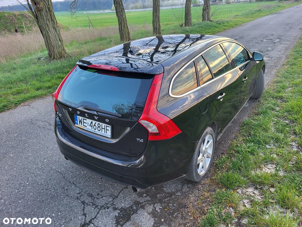Volvo V60 T4 Momentum - 4