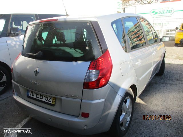 Renault Scénic 1.5 dCi Dynamique S - 4