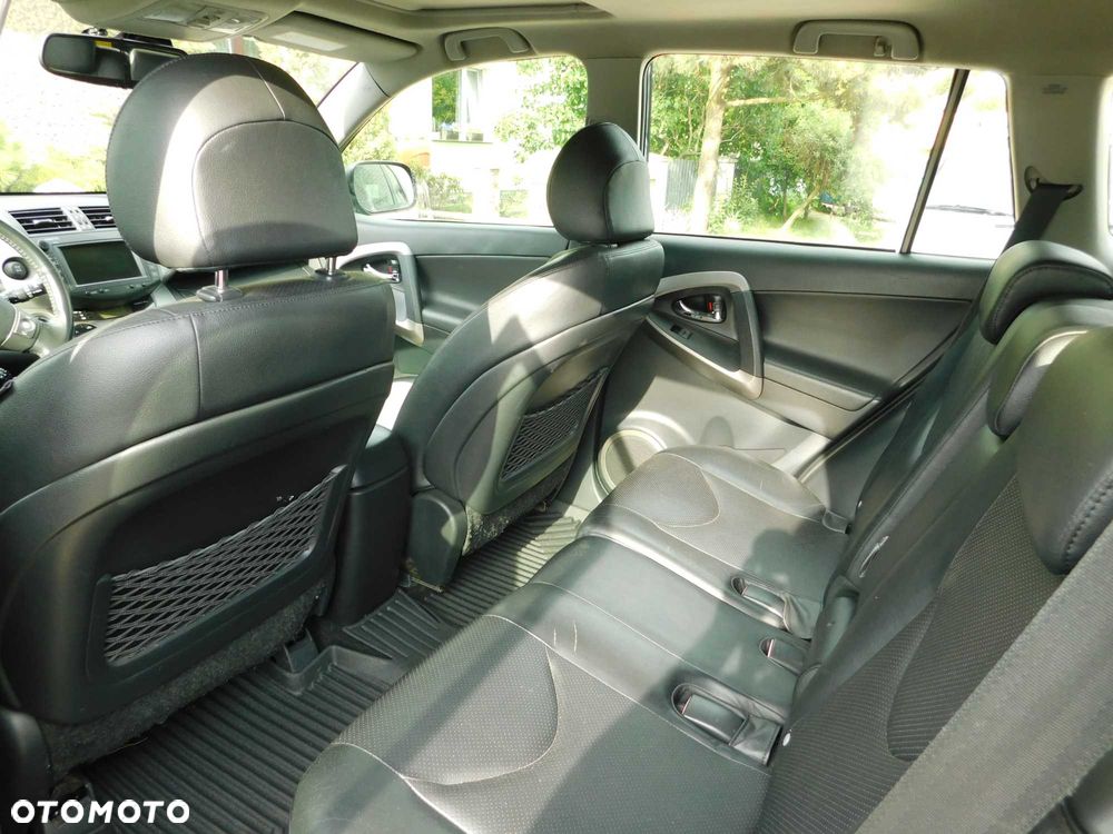 Toyota RAV4 - 7